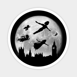 Full moon over London Magnet